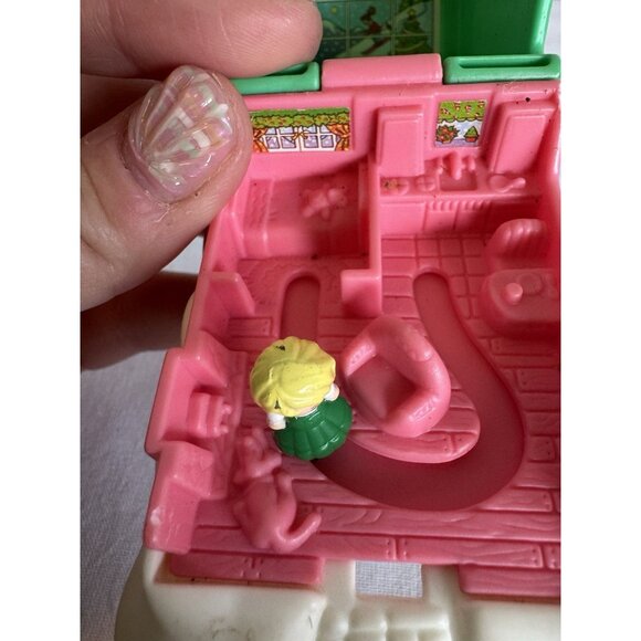 Vintage 1995 Polly Pocket McDonalds Happy Meal Bluebird Ski Lodge Chalet - Picture 4 of 8